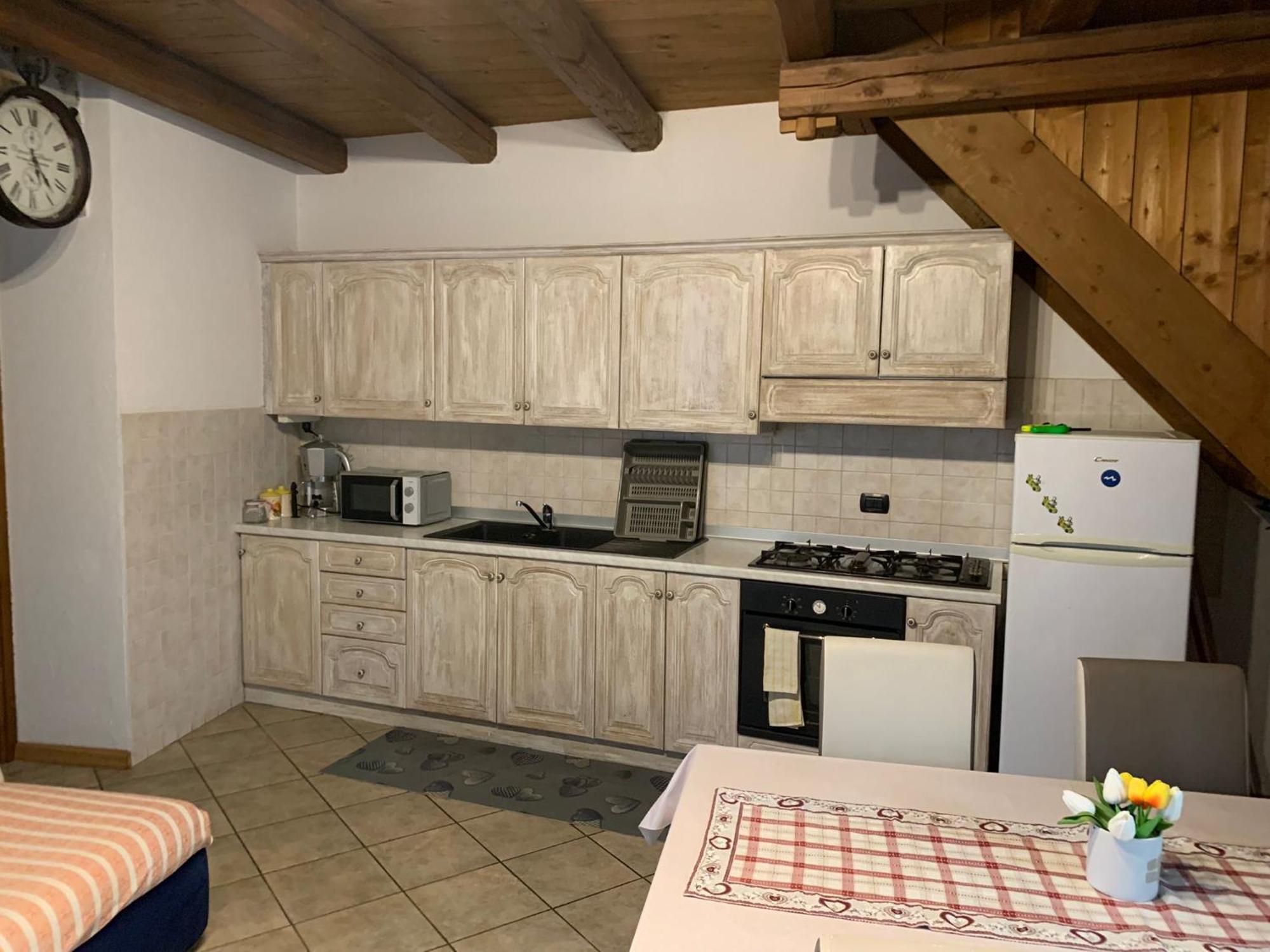 La Casa Di Nonna Pina Villa Roccasparvera Bagian luar foto